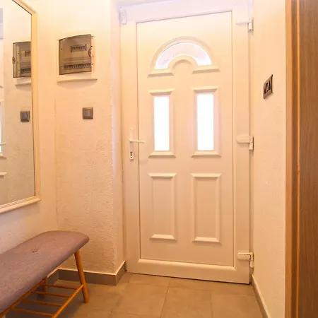 Josip 1649 Apartment