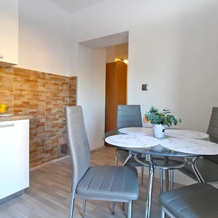 Josip 1649 Apartment Fazana
