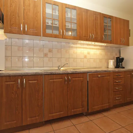 Josip 1649 Apartment *