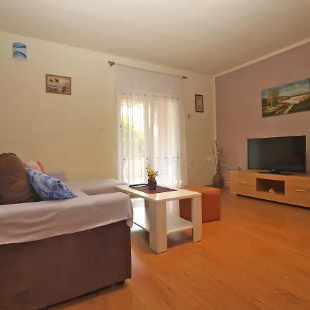 Apartment Josip 1649